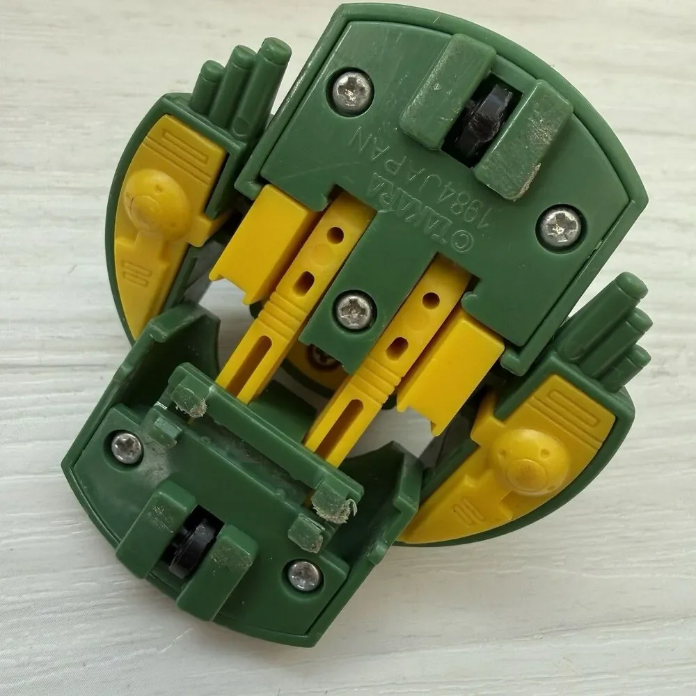 Vintage 1985 Hasbro Transformers G1 Cosmos Autobot Action Figure
